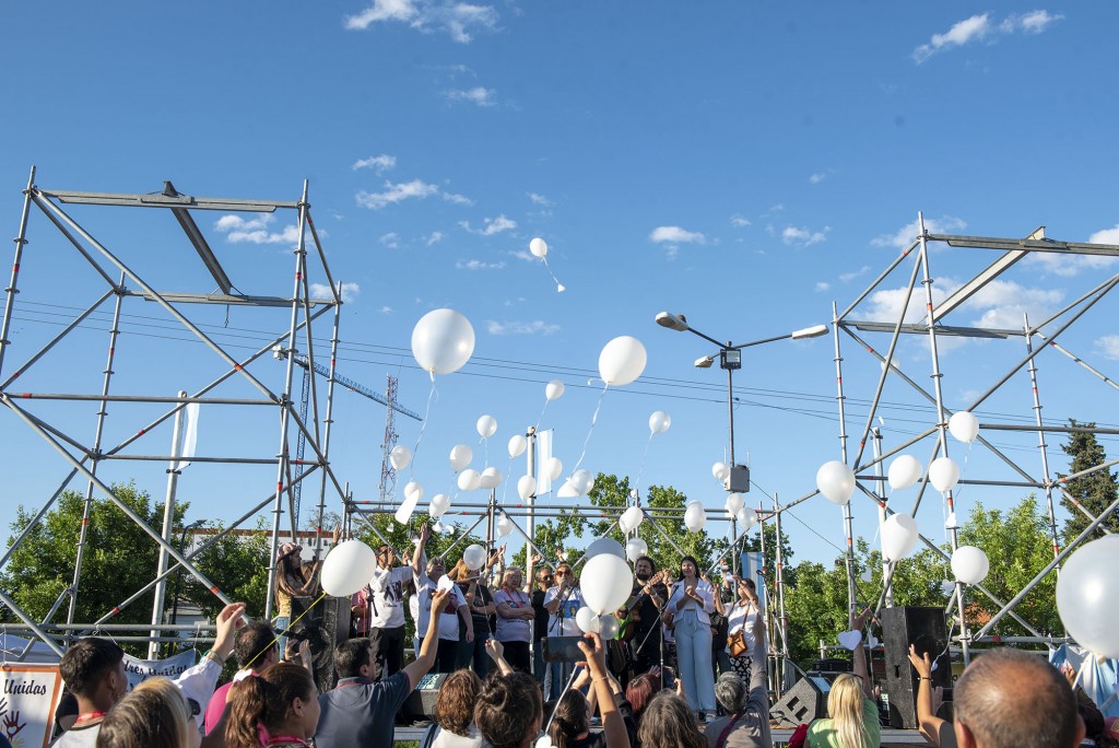 El HCD acompañó la tradicional suelta de globos de Madres Unidas de Campana