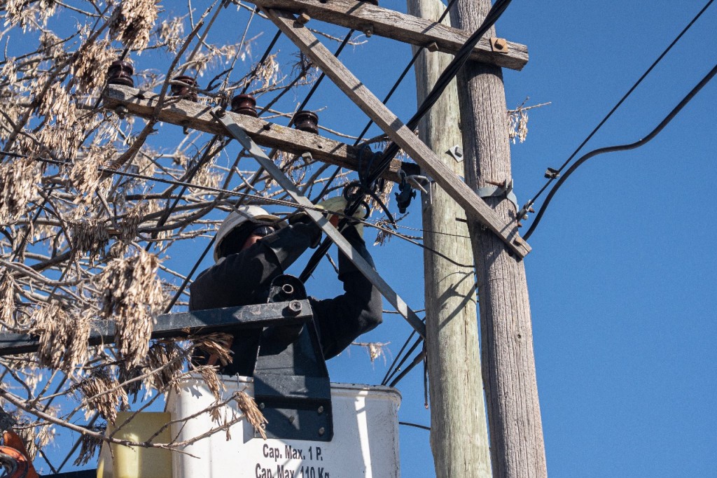 AMPLIACIÓN DE LA RED ELÉCTRICA: EDEN EJECUTA UNA IMPORTANTE OBRA EN EL BARRIO LAS PRADERAS