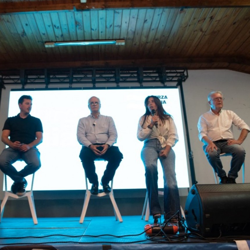Taiana encabezó un encuentro en Campana y pidió unir fuerzas para frenar a Milei