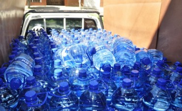TENARIS DON?&rsquo; AGUA, PA&Ntilde;ALES Y VELAS PARA AYUDAR A LOS VECINOS AFECTADOS POR LAS INUNDACIONES