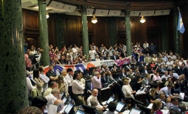 Merecidos homenajes de la Legislatura