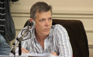 Axel Cantlon: "el viernes a la madrugada, mientras dorm&iacute;as, sin que te dieras cuenta, el Frente para la Victoria aprob&oacute; un impuestazo del 50%"