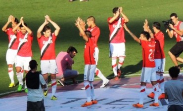 RIVER PLATE EMPAT?&rsquo; CON OLIMPO Y SE MANTIENE EN LA PUNTA
