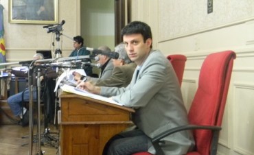 &ldquo;MIENTRAS ZARATE INAUGURO LOS CENTROS COMERCIALES A CIELO ABIERTO, LOS CONCEJALES OFICIALISTAS NO QUISIERON ACOMPA&Ntilde;AR LA ORDENANZA PARA CREARLOS EN LA CIUDAD&rdquo;,