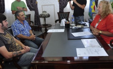 El Ejecutivo Municipal dar&aacute; en comodato de 30 a&ntilde;os la cancha al Club D&aacute;lmine y reconstruir&aacute; la Tribuna &ldquo;Ces&aacute;reo&rdquo;