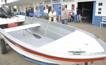 Autoridades del CBC invitaron a la Intendente Giroldi a conocer el equipo adquirido con el subsidio recibido
