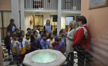Alumnos de la ciudad participan del Programa &ldquo;Vivo y Conozco Campana&rdquo;