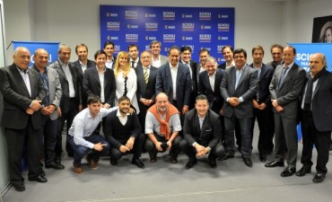 SCIOLI RECIBI&Oacute; EL APOYO DE INTENDENTES DEL FPV, ESTUVO PRESENTE STELLA GIROLDI