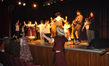 El Ballet Eluney se sum&oacute; a la Fiesta de la Tradici&oacute;n