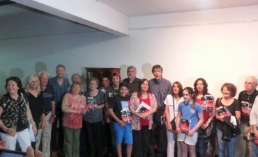 Con los escritores premiados en cada Categor&iacute;a, se present&oacute; &ldquo;Libro Libre&rdquo; 