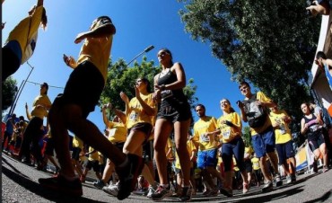 La carrera de Boca III: Una fiesta de pasi&oacute;n xeneize por el barrio 
