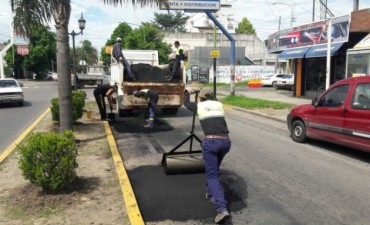 El Municipio realiz&oacute; trabajos de bacheo sobre Calixto Dellepiane y Varela