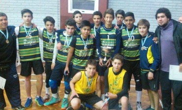 Club Ciudad de Campana recibi&oacute; a Defensores de Banfield 