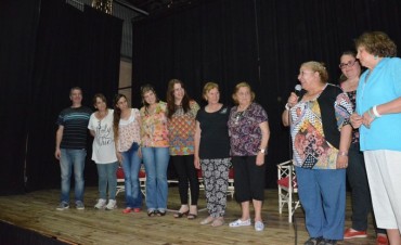 Contin&uacute;a la Semana de la Adulta Mayor: ahora &ldquo;Dos Leonas&rdquo; se present&oacute; en el Teatro La Rosa