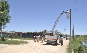 San Cayetano: avanzan las obras de iluminaci&oacute;n del nuevo corredor seguro 