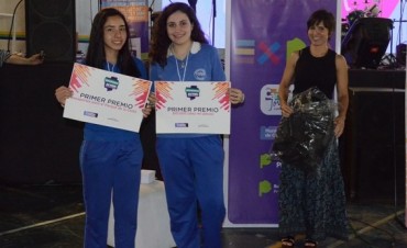El equipo &ldquo;Mi voz es tu voz&rdquo; gan&oacute; el concurso Adolescencia Activa