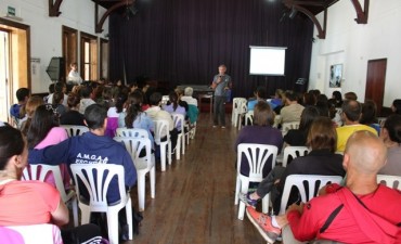 Educaci&oacute;n f&iacute;sica: profesores y estudiantes se capacitaron sobre el m&eacute;todo &ldquo;Movitransfer&rdquo;