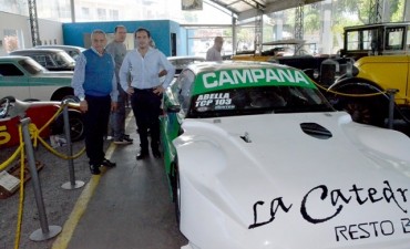 En la previa a la Fiesta del Primer Autom&oacute;vil argentino, Abella recibi&oacute; la visita del ex corredor de TC Hugo Mazzacane 