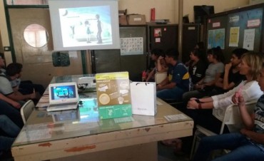 Salud Comunitaria brind&oacute; en escuelas talleres sobre salud sexual y procreaci&oacute;n responsable