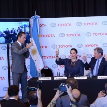 Abella acompa&ntilde;&oacute; la celebraci&oacute;n de la unidad 1 mill&oacute;n en Toyota