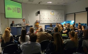 AcercaRSE realiz&oacute; su evento de cierre de a&ntilde;o con una charla sobre adicciones en Osde Z&aacute;rate 