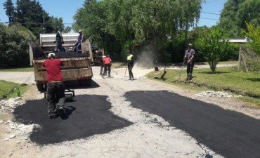 El Municipio avanza con los trabajos de bacheo en ruta 4