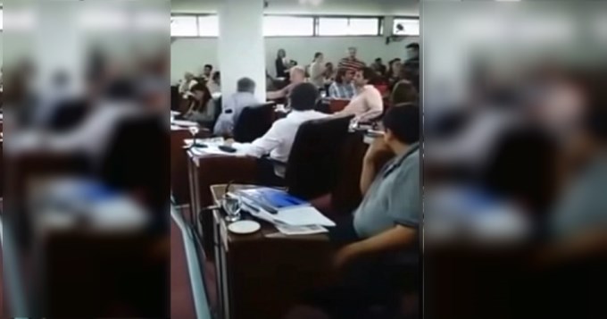 Patota desat&oacute; la hecatombe en el HCD de Florencio Varela