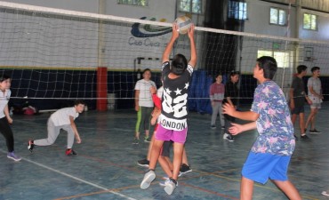 La Direcci&oacute;n de Deportes impuls&oacute; un encuentro Intercolegial de V&oacute;ley