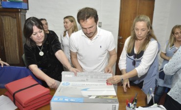 El Municipio entreg&oacute; materiales a establecimientos educativos 