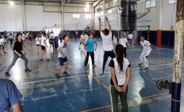 M&aacute;s de 160 j&oacute;venes participaron de un nuevo encuentro interescolar