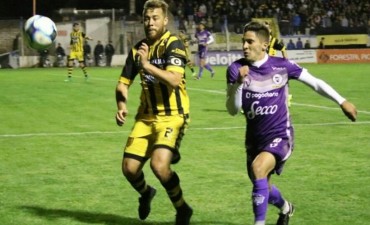 Villa D&aacute;lmine perdi&oacute; con Santamarina de Tandil 1 a 0