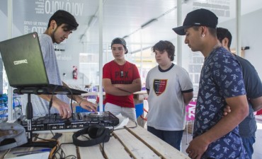 J&oacute;venes de la ciudad se capacitan gratis en nuevas tecnolog&iacute;as 