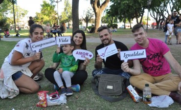 Con una interesante propuesta art&iacute;stica, se conmemor&oacute; el D&iacute;a de la eliminaci&oacute;n de la violencia contra la mujer