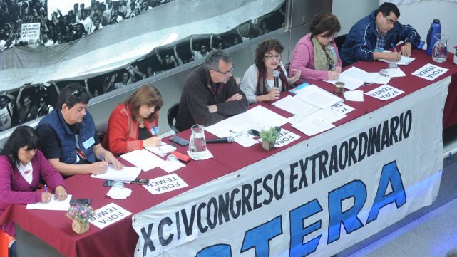 Docentes podr&iacute;an parar este mi&eacute;rcoles 