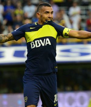 Tevez podr&iacute;a volver a jugar en Boca Juniors