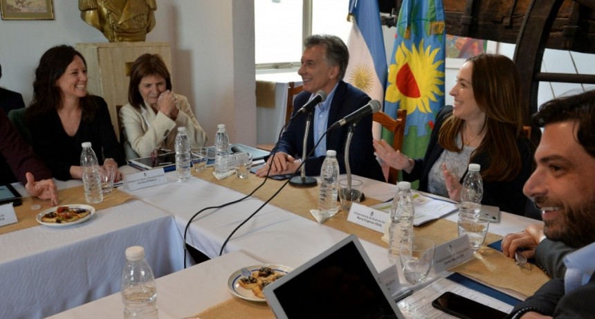 MAURICIO MACRI Y MAR&Iacute;A EUGENIA VIDAL ENCABEZARON UNA REUNI&Oacute;N DE GABINETE CONJUNTA EN LA CIUDAD BONAERENSE DE TRENQUE LAUQUEN
