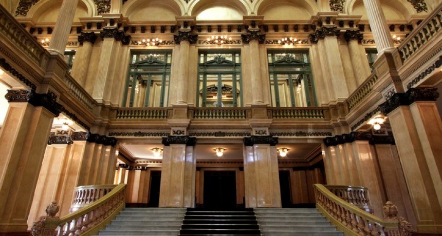 Este lunes se entregar&aacute;n entradas gratuitas para un evento en el Teatro Col&oacute;n