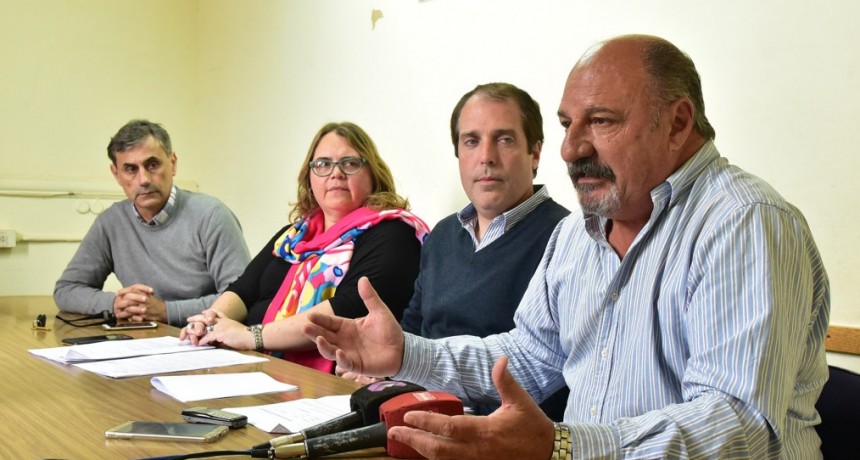 &ldquo;En vez de debatir los proyectos en comisi&oacute;n, intentan imponerlos con art&iacute;culos ilegales&rdquo;