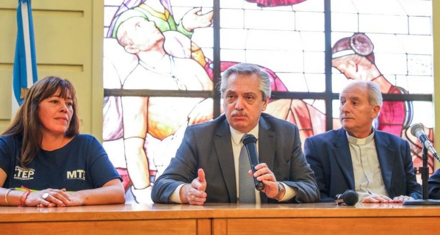 Alberto Fern&aacute;ndez se reuni&oacute; con la Pastoral Social y movimientos sociales: "Vine a escucharlos"