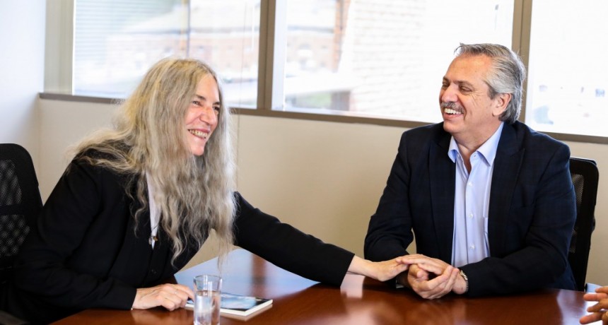 Alberto Fern&aacute;ndez recibi&oacute; a la cantante Patti Smith