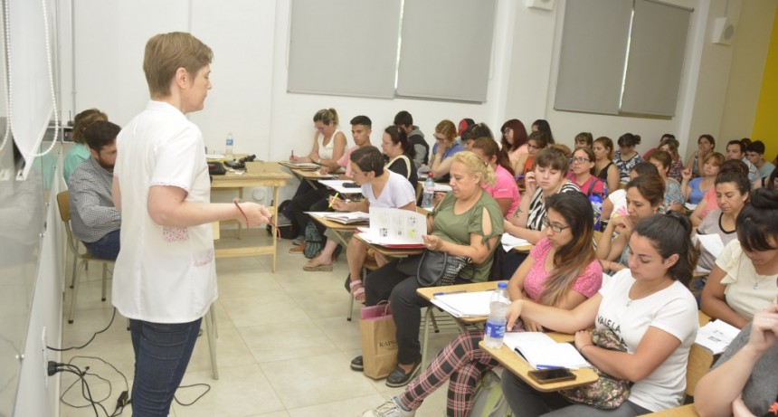 Curso de manipulaci&oacute;n de alimentos: est&aacute;n disponibles los certificados para su retiro   