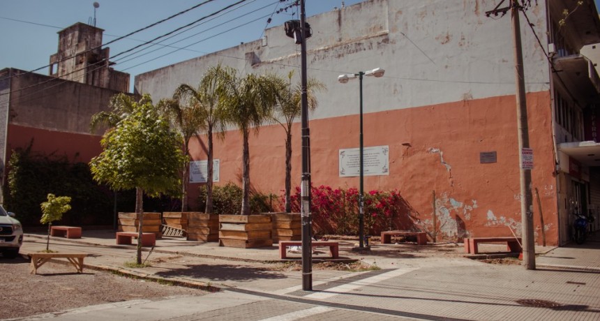 El Municipio pone en valor la plazoleta de avenida Rocca y Güemes