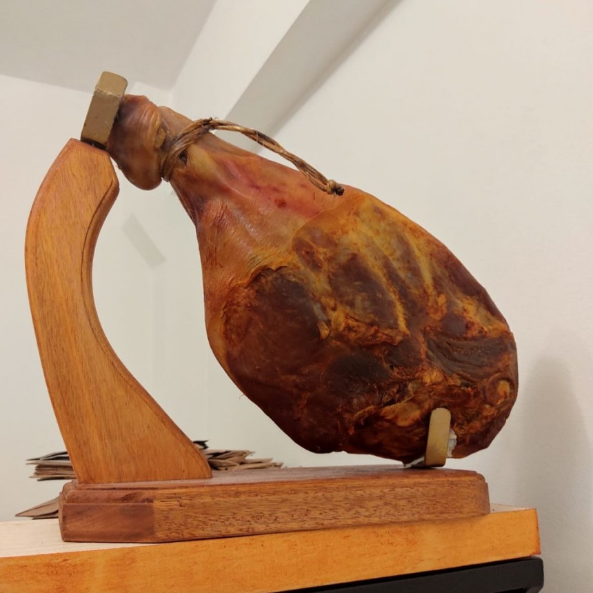 HOY INAUGURO EN CAMPANA : LA CASA DEL JAMON