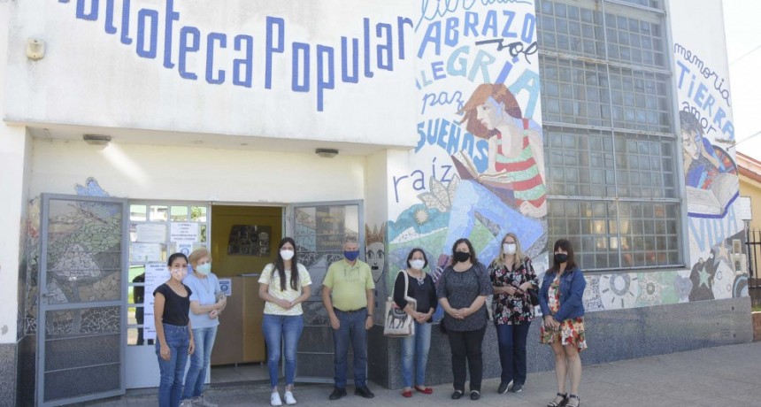 Elisa Abella acompañó la reapertura de la biblioteca  del barrio Ariel del Plata