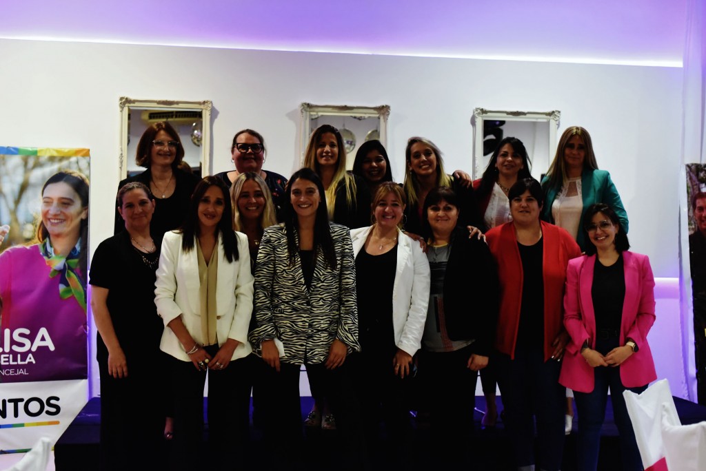 Elisa Abella encabezó un encuentro con más de 200 mujeres y las instó a defender “los valores y principios”