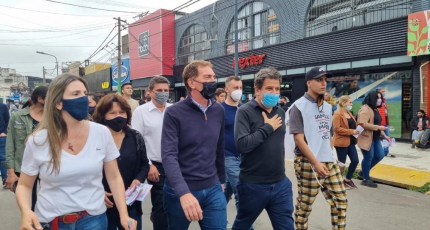 Diego Santilli y Facundo Manes recorrieron hoy José C. Paz y Malvinas Argentinas