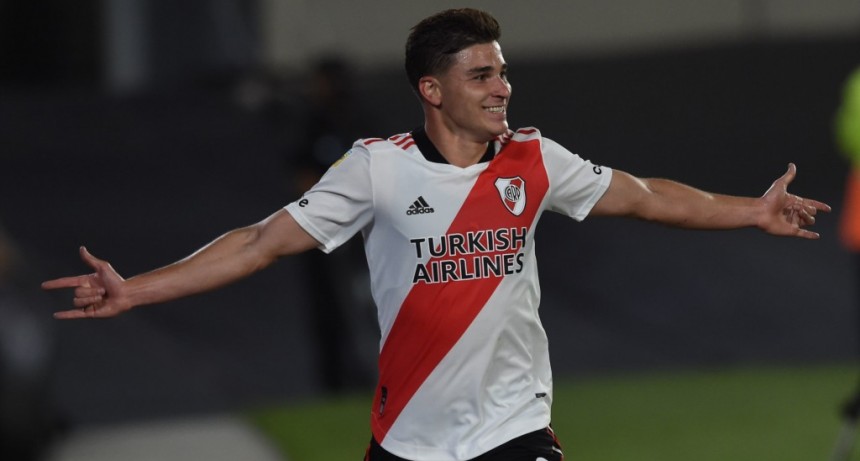 Con un Julián Álvarez en llamas River Plate goleó a Patronato 5 a 0