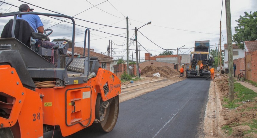 Continúan las obras de asfalto en el barrio Vitramu II