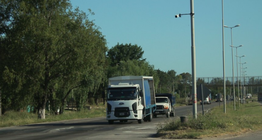 El Municipio instaló una nueva cámara lectora de patentes en el ingreso a Los Pioneros
