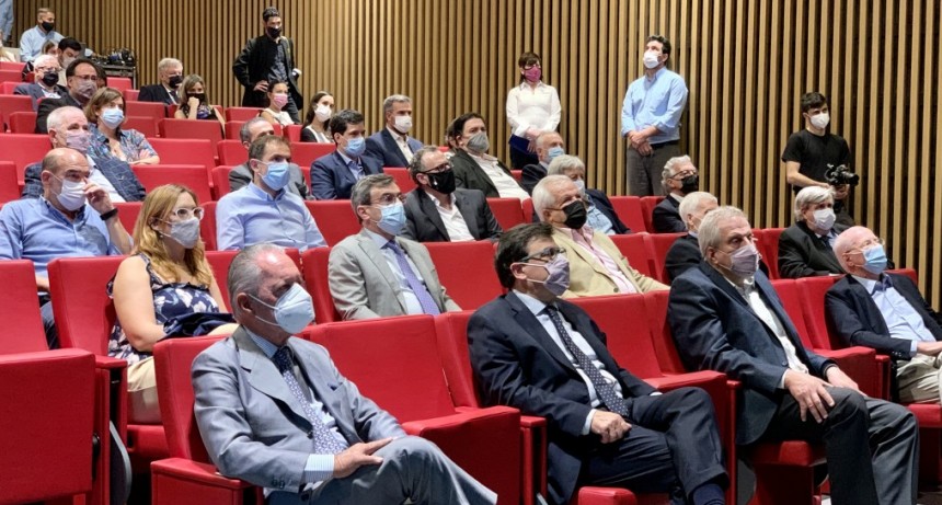 Abella acompañó el relanzamiento el departamento de Educación y Formación Profesional de la UIA